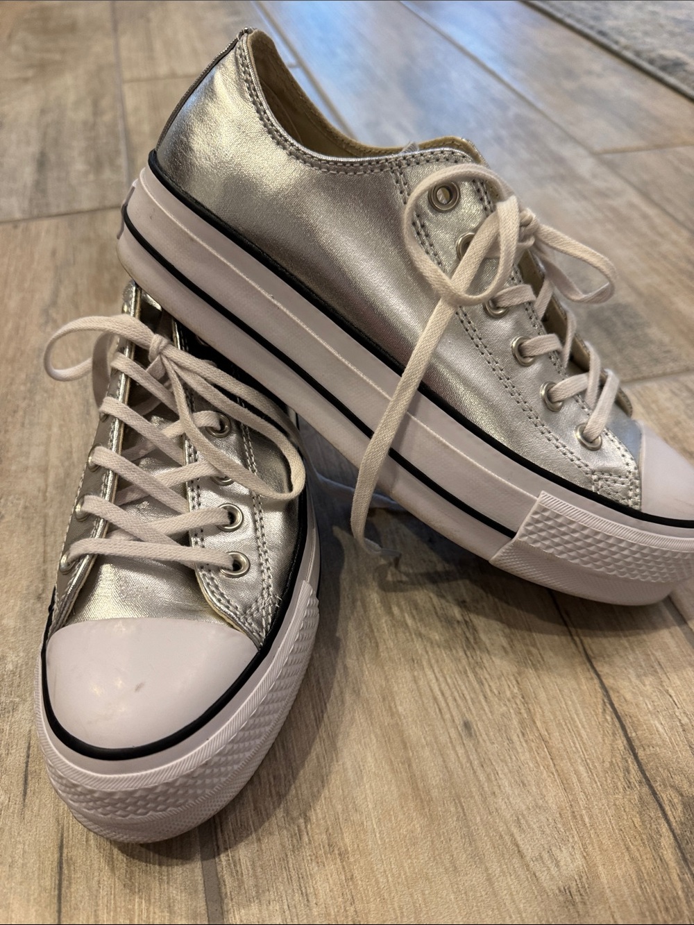 CONVERSE Women's Metallic Silver Platform Low-Top Sneakers Size 8